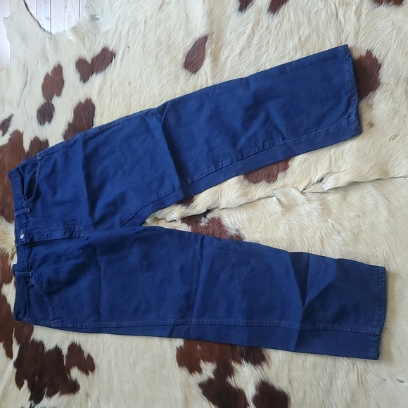 RUSTLER - Picture 3 of 3